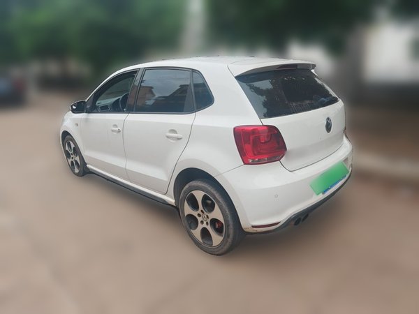Volkswagen Polo 2012, 114000 км, за 4611 USD