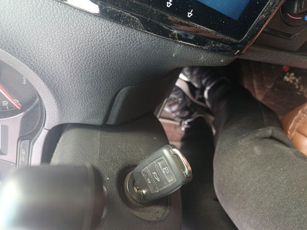 Volkswagen Polo 2014, 28000 км, за 4473 USD - фото 9