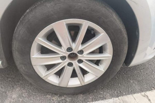 Volkswagen Polo 2014, 61100 км, за 5512 USD
