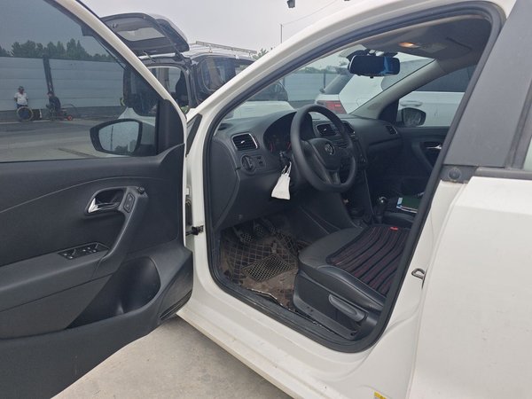 Volkswagen Polo 2014, 104800 км, за 3524 USD - фото 17