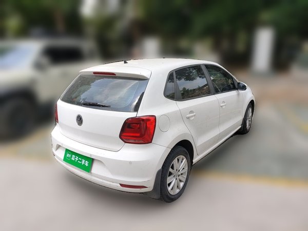 Volkswagen Polo 2014, 82800 км, за 6022 USD