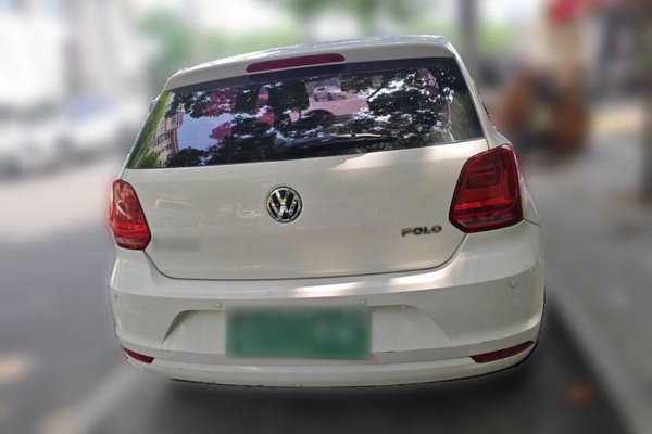 Volkswagen Polo 2014, 87900 км, за 4421 USD