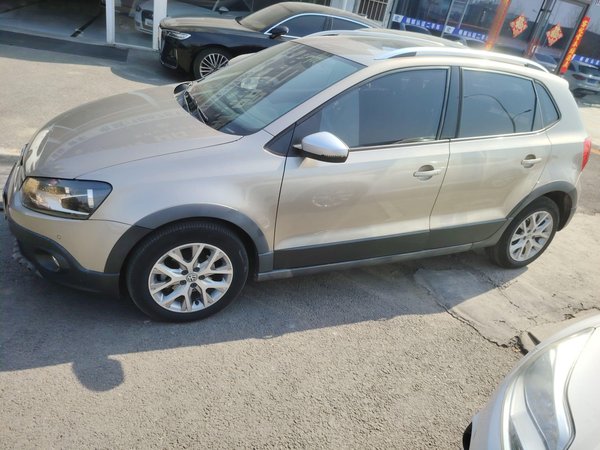 Volkswagen Polo 2014, 171900 км, за 6031 USD