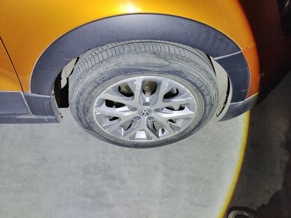 Volkswagen Polo 2014, 64000 км, за 4824 USD