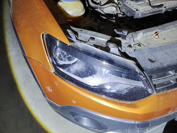 Volkswagen Polo 2014, 64000 км, за 4824 USD