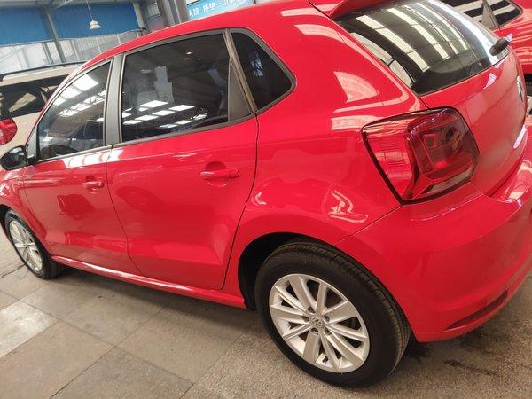 Volkswagen Polo 2014, 110600 км, за 6339 USD