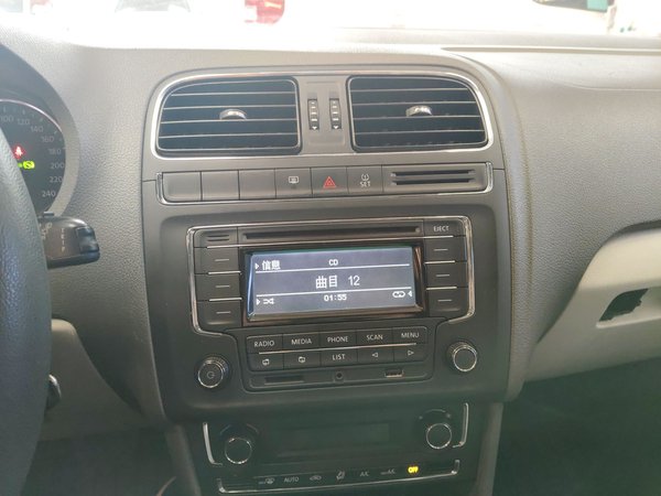 Volkswagen Polo 2014, 110600 км, за 6339 USD - фото 14