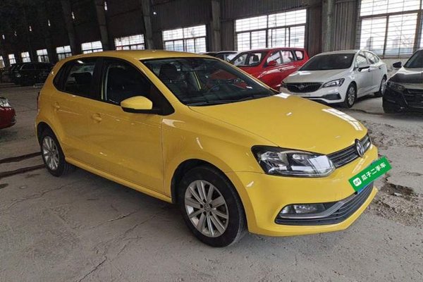 Volkswagen Polo 2014, за 5760 USD