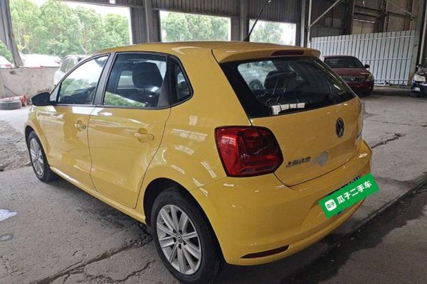 Volkswagen Polo 2014, за 5760 USD