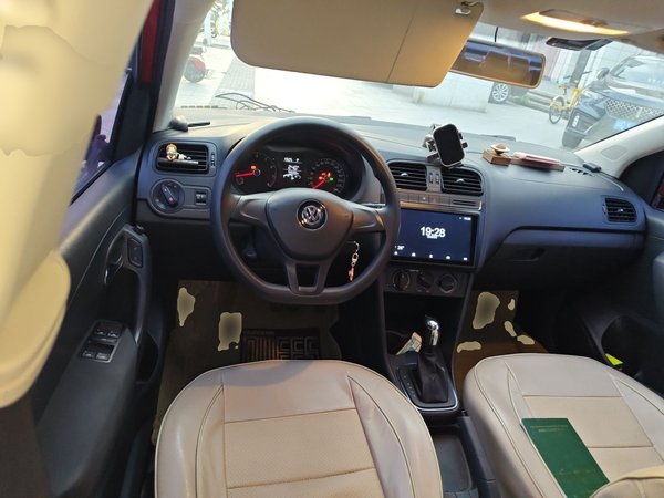 Volkswagen Polo 2016, 55500 км, за 6104 USD - фото 11