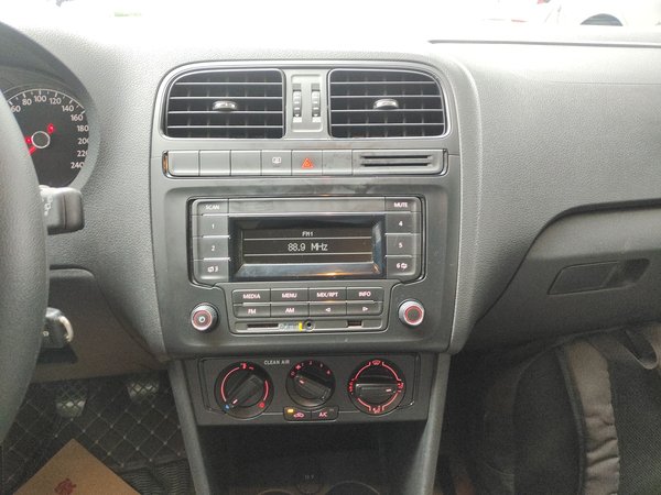 Volkswagen Polo 2016, 66500 км, за 5806 USD - фото 14