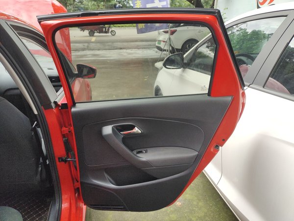 Volkswagen Polo 2016, 66500 км, за 5806 USD - фото 24