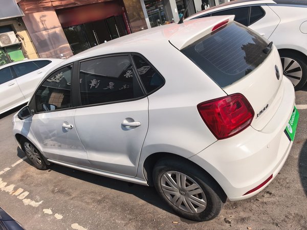 Volkswagen Polo 2016, 128100 км, за 5748 USD