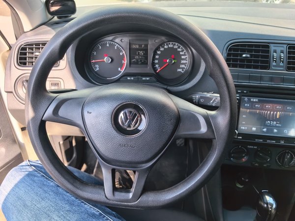 Volkswagen Polo 2016, 128100 км, за 5748 USD - фото 12