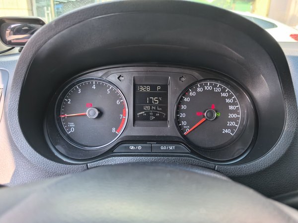 Volkswagen Polo 2016, 128100 км, за 5748 USD - фото 13