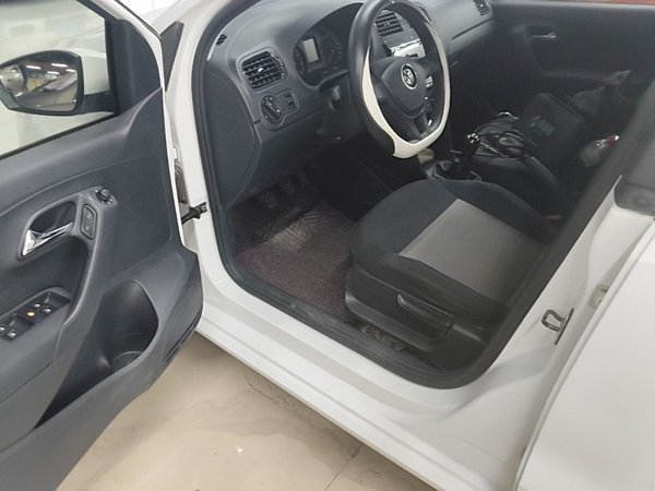 Volkswagen Polo 2016, 24100 км, за 6658 USD - фото 19