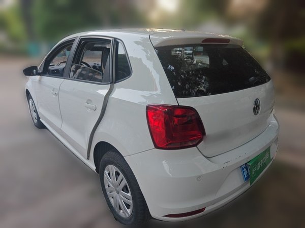 Volkswagen Polo 2016, 41100 км, за 4717 USD