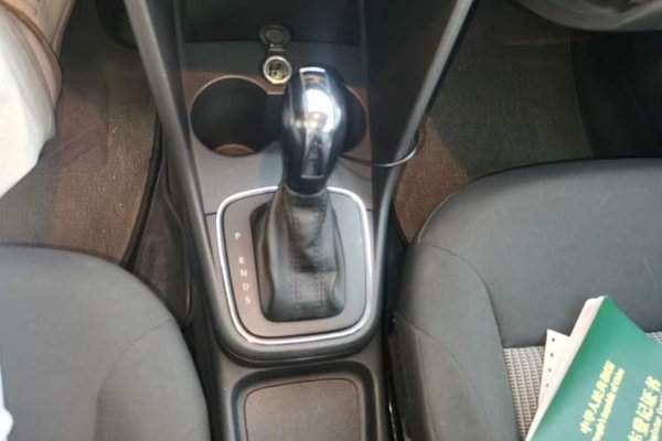 Volkswagen Polo 2016, 63000 км, за 5716 USD