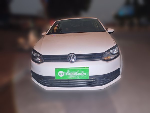 Volkswagen Polo 2016, 80100 км, за 4347 USD