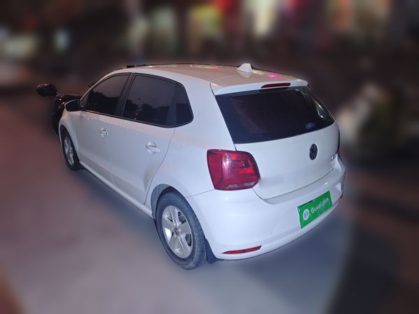 Volkswagen Polo 2016, 80100 км, за 4347 USD