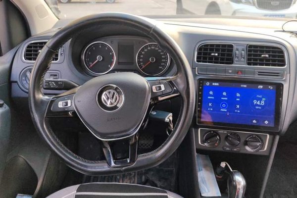 Volkswagen Polo 2016, 51600 км, за 5306 USD - фото 10