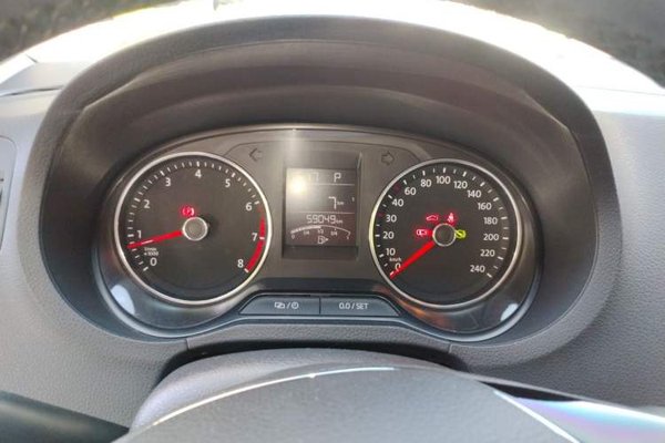 Volkswagen Polo 2016, 59000 км, за 4978 USD - фото 12