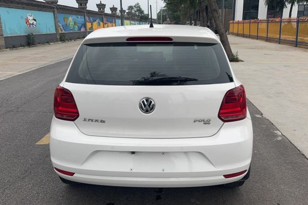 Volkswagen Polo 2016, 63600 км, за 8239 USD