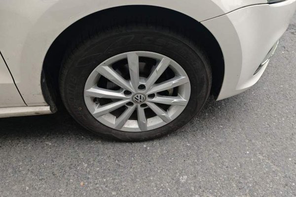 Volkswagen Polo 2016, 87100 км, за 5333 USD - фото 8