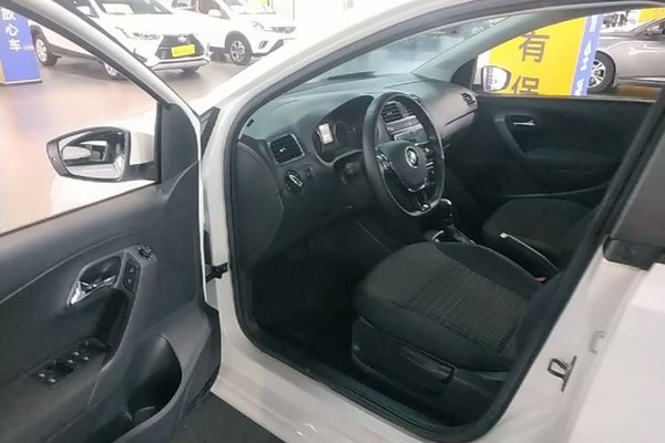 Volkswagen Polo 2018, 32100 км, за 9484 USD - фото 19