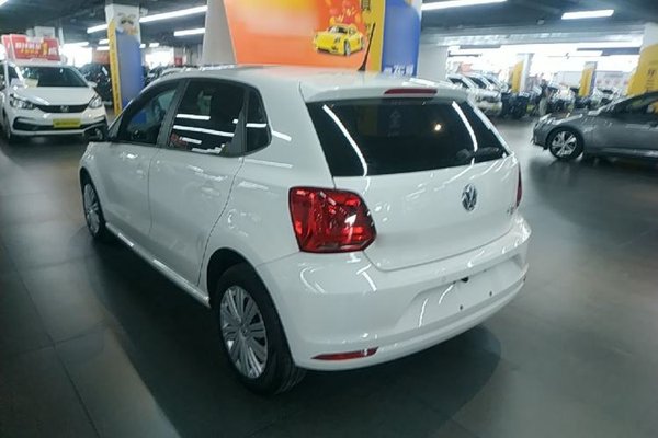 Volkswagen Polo 2018, 32100 км, за 9484 USD
