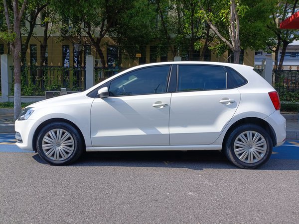 Volkswagen Polo 2018, 39900 км, за 7942 USD