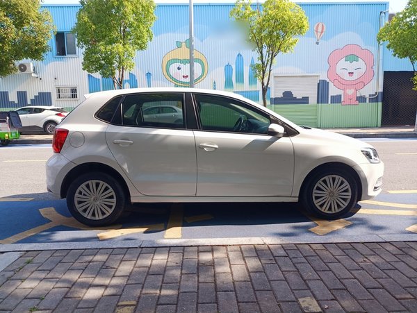 Volkswagen Polo 2018, 39900 км, за 7942 USD