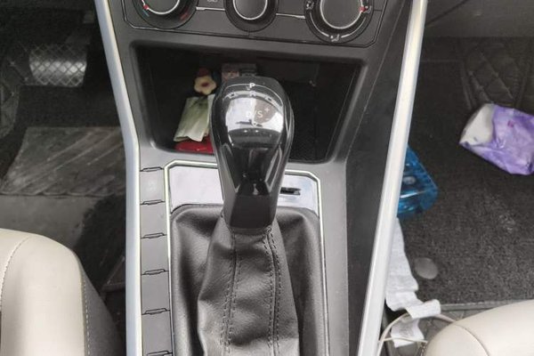 Volkswagen Polo 2019, 44400 км, за 8006 USD - фото 14