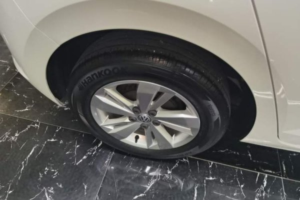 Volkswagen Polo 2019, 59000 км, за 9105 USD - фото 11