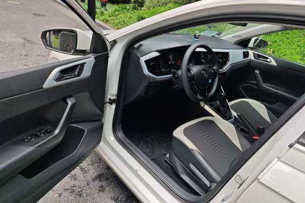 Volkswagen Polo 2019, 8400 км, за 8687 USD - фото 15