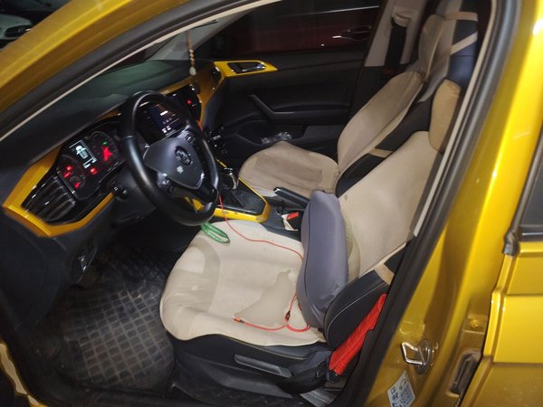 Volkswagen Polo 2019, 105000 км, за 8222 USD - фото 12