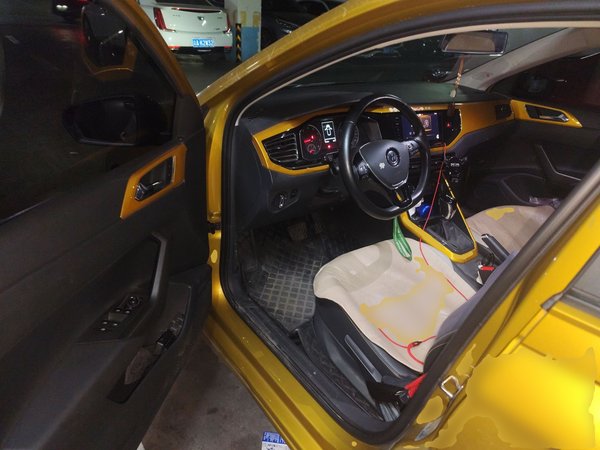 Volkswagen Polo 2019, 105000 км, за 8222 USD - фото 11