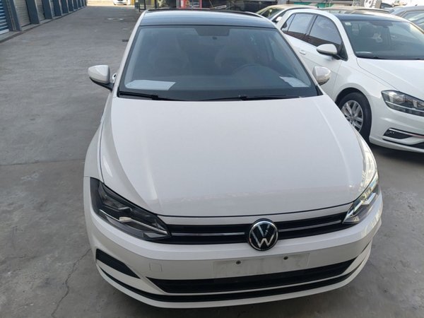 Volkswagen Polo 2021, 39400 км, за 10193 USD