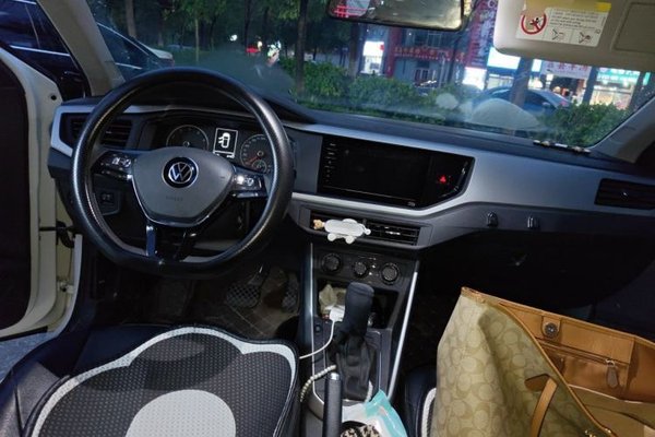 Volkswagen Polo 2021, 52900 км, за 9347 USD - фото 10