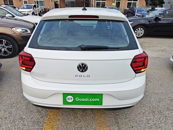 Volkswagen Polo 2023, 60000 км, за 10038 USD