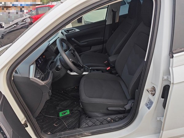 Volkswagen Polo 2023, 60000 км, за 10038 USD - фото 18