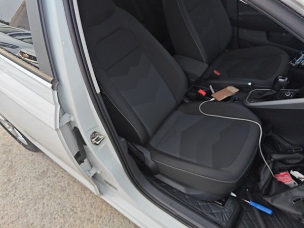 Volkswagen Polo 2023, 60000 км, за 10038 USD - фото 23