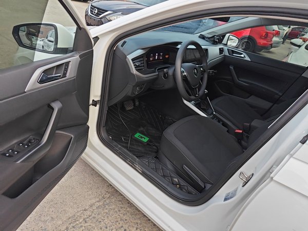 Volkswagen Polo 2023, 60000 км, за 10038 USD - фото 19