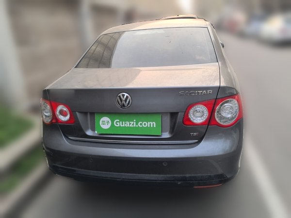 Volkswagen Sagitar · 2010 год