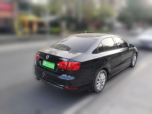 Volkswagen Sagitar 2014, 102000 км, за 5387 USD