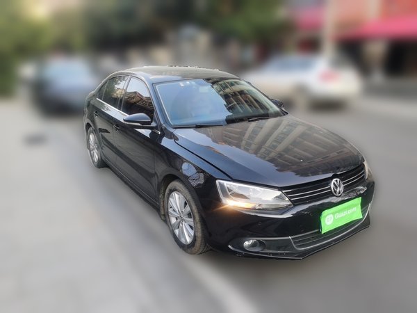 Volkswagen Sagitar 2014, 102000 км, за 5387 USD