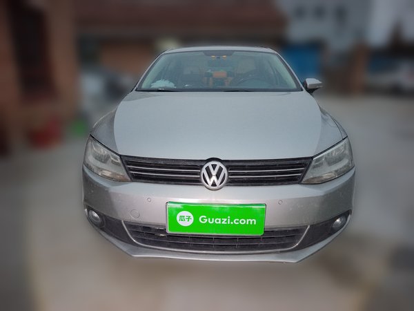 Volkswagen Sagitar 2014, 106600 км, за 5827 USD