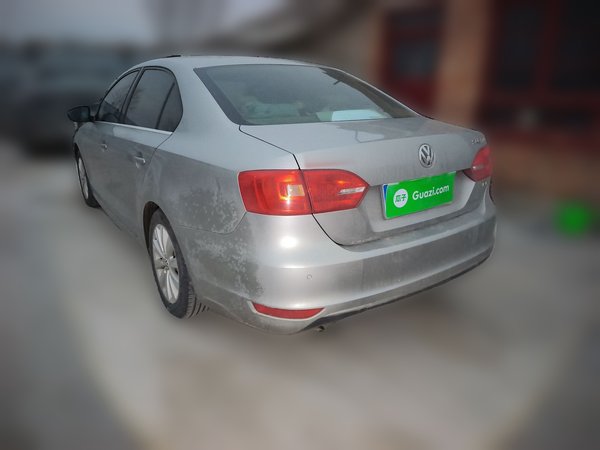 Volkswagen Sagitar 2014, 106600 км, за 5827 USD