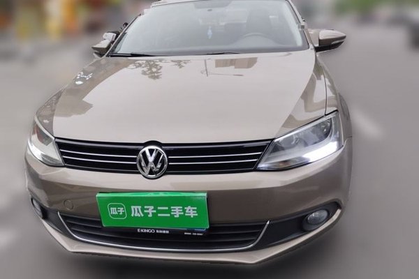 Volkswagen Sagitar 2014, 143300 км, за 4480 USD