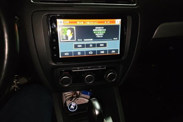 Volkswagen Sagitar 2014, 60000 км, за 7202 USD